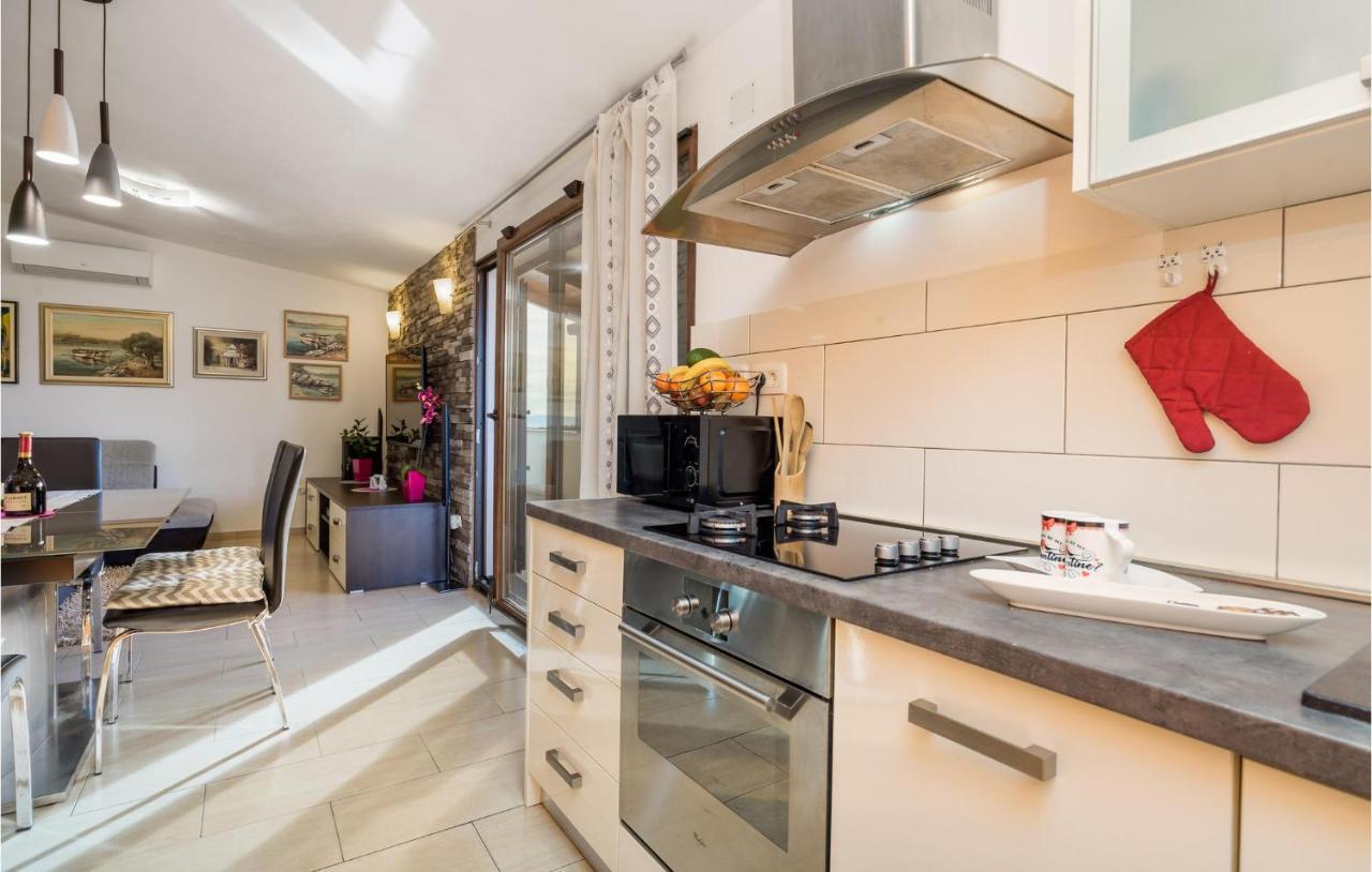 Gorgeous Apartment In Rijeka With Kitchen Zewnętrze zdjęcie