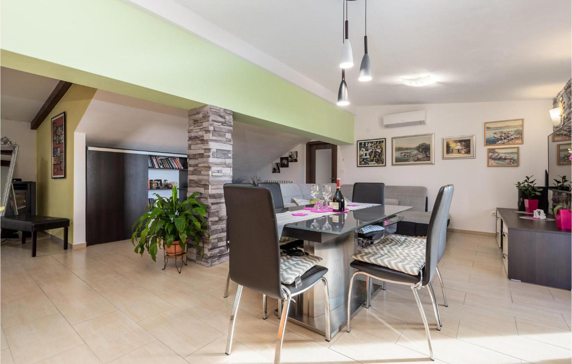 Gorgeous Apartment In Rijeka With Kitchen Zewnętrze zdjęcie